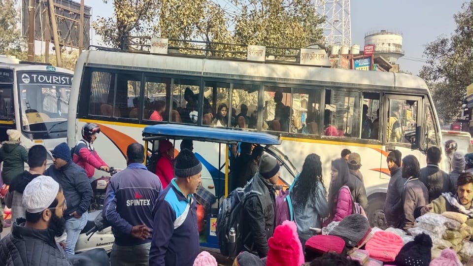 Uttarakhand Roadways: Indefinite strike of Kemu buses started in uttarakhand