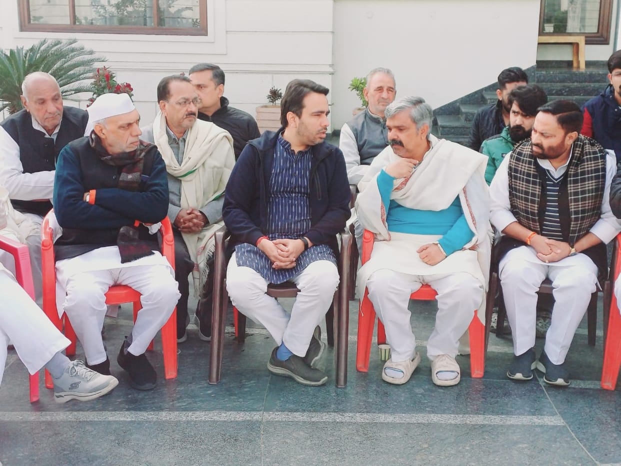 West UP News Live: people celebrats New Year 2024 in western UP, read latest news today
