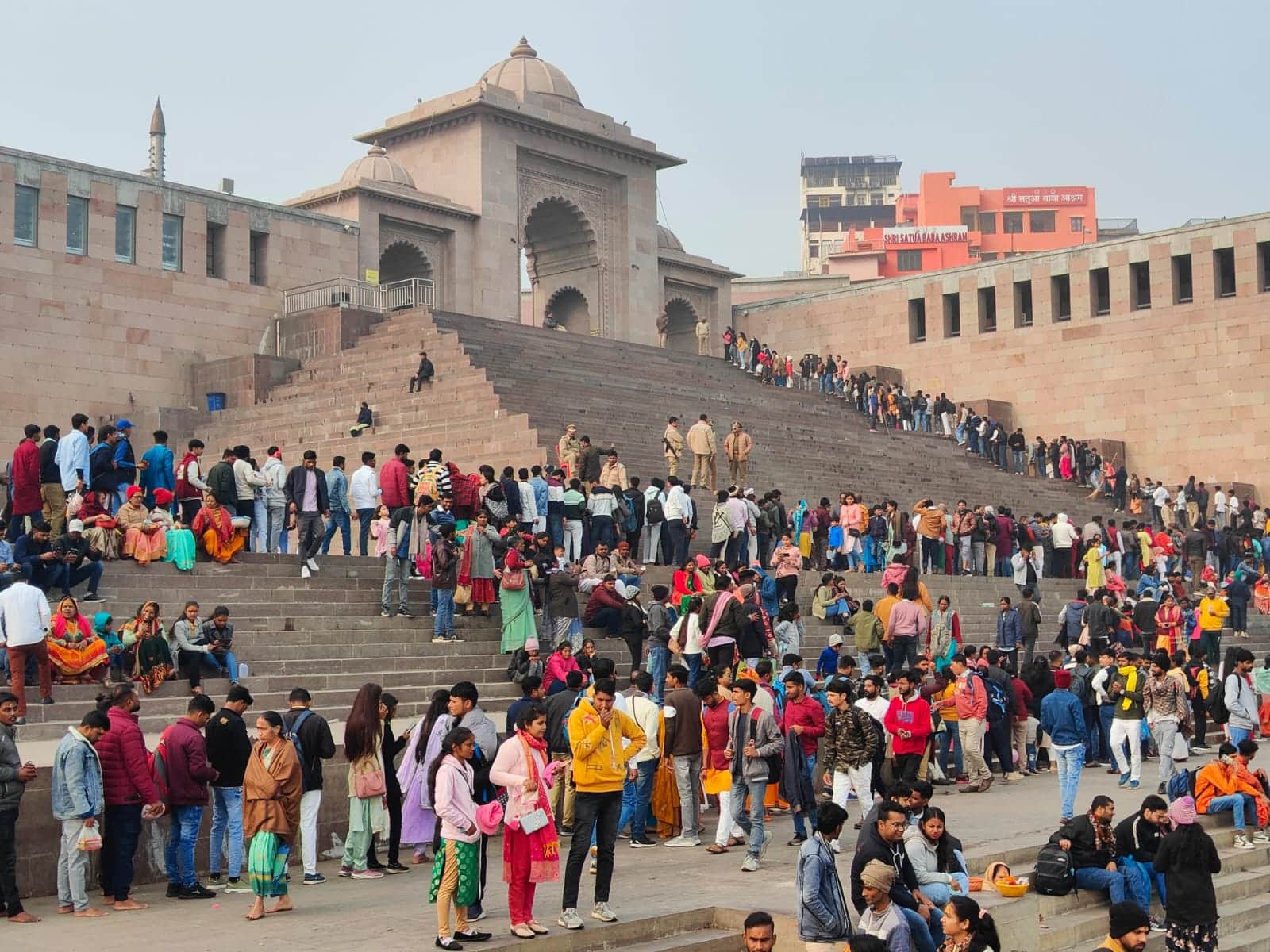 Crowd of devotees in Kashi Vishwanath temple on New Year 2024 see latest photos