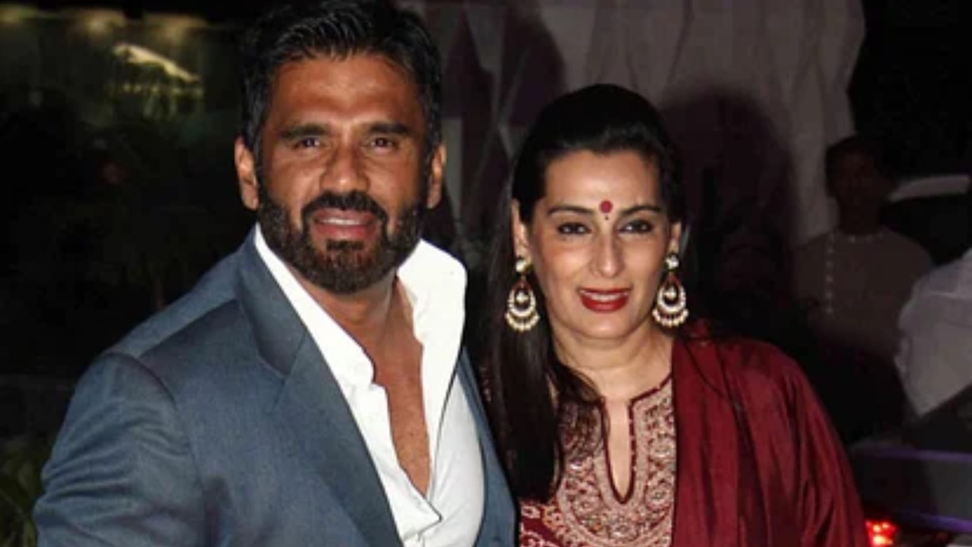 Stars and Their Powerful Wives Gauri Khan Maheep Kapoor Seema Khan Twinkle Khanna Mana