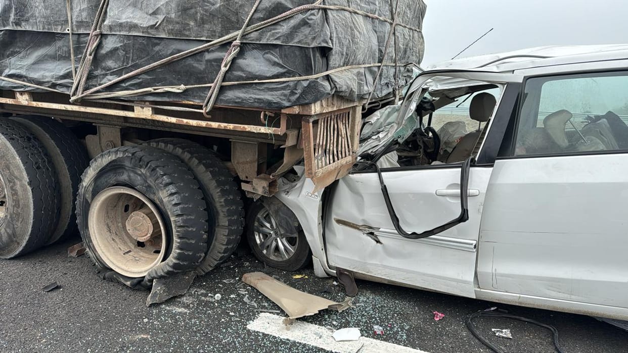 Mandsaur Accident: Car rammed into trolley from behind, two women from Rajasthan killed, four injured