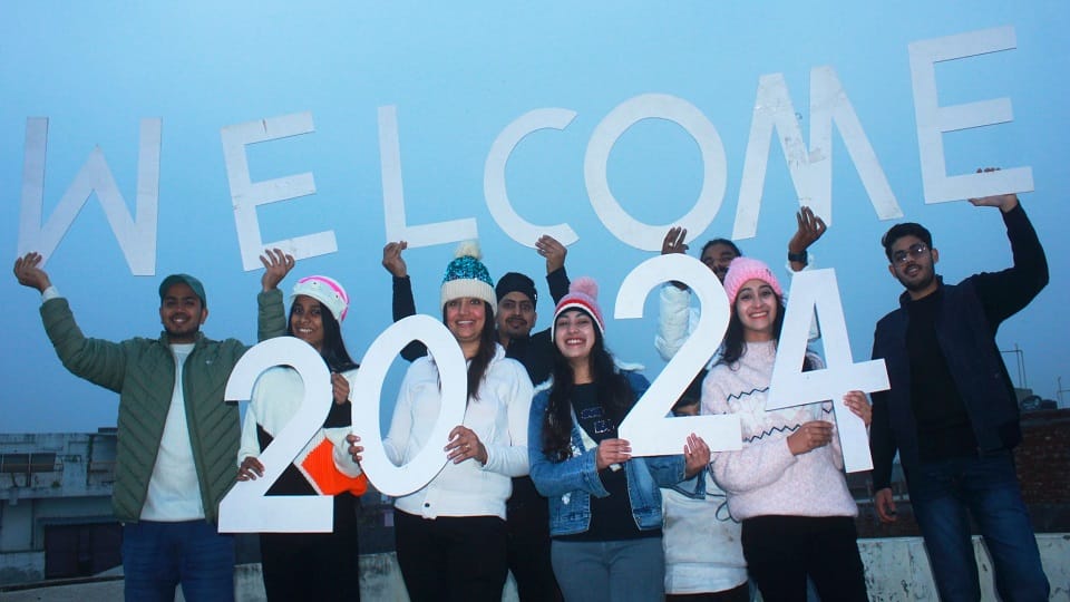 New Year 2024: New Year welcomed with celebration, fireworks and DJ tunes in Moradabad.