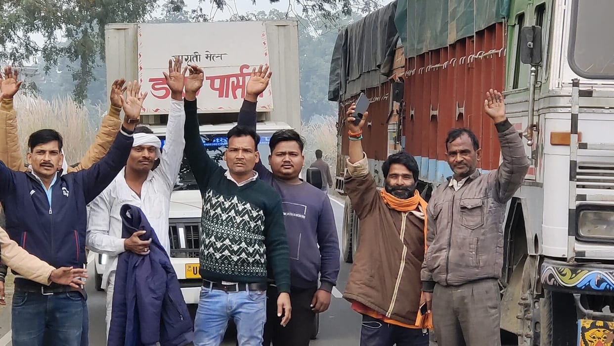 Truck Driver Strik protested against the new motor law, sat on the road and blocked the road