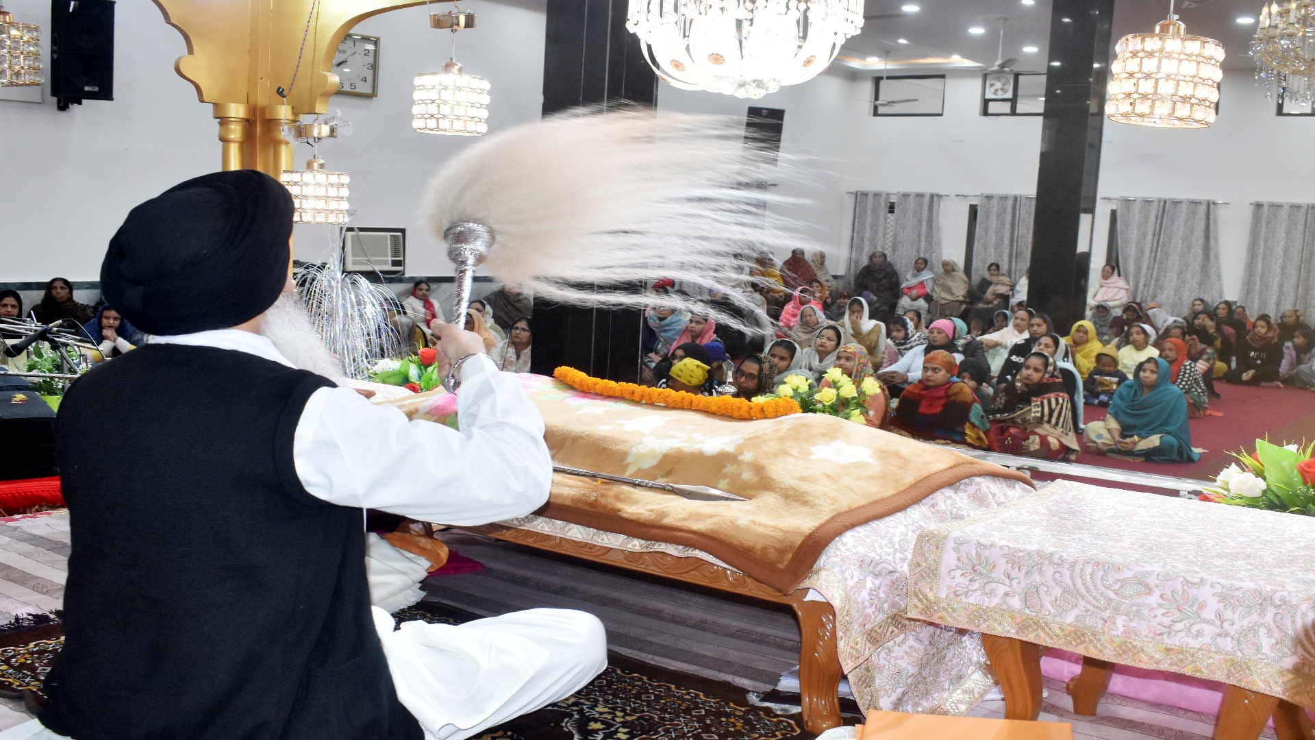 Happy New Year 2024 city came alive in Gorakhpur at 12 o clock