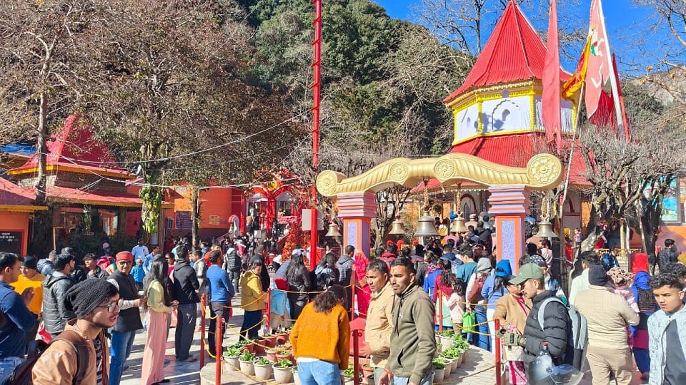 Crowd of devotees gathered in Naina Devi temple on the first day of New Year in nainital
