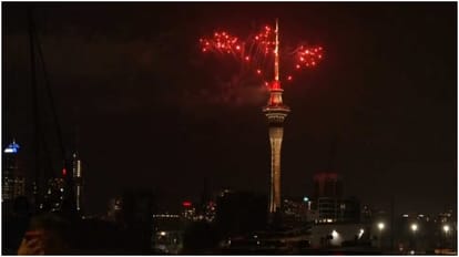 new year 2024 celebration in the world, photos around the world people celebrating 1 january