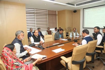 MP News: Ministers took charge in the new year, Prahlad said - will give two lakhs for houses to tribals