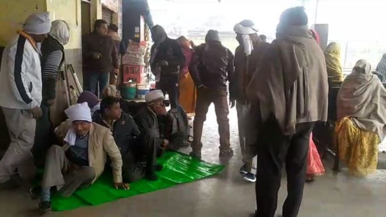 Rajasthan News: Bus operators and employees blocked the road regarding hit and run law, public got upset