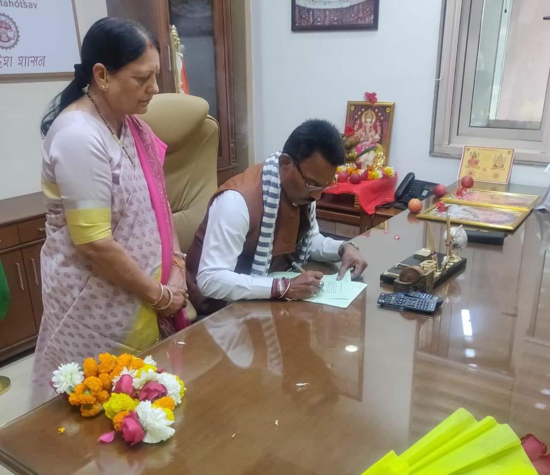 MP News: Tulsiram Silavat took charge as Minister of Water Resources Department, said - will fulfill PM's reso