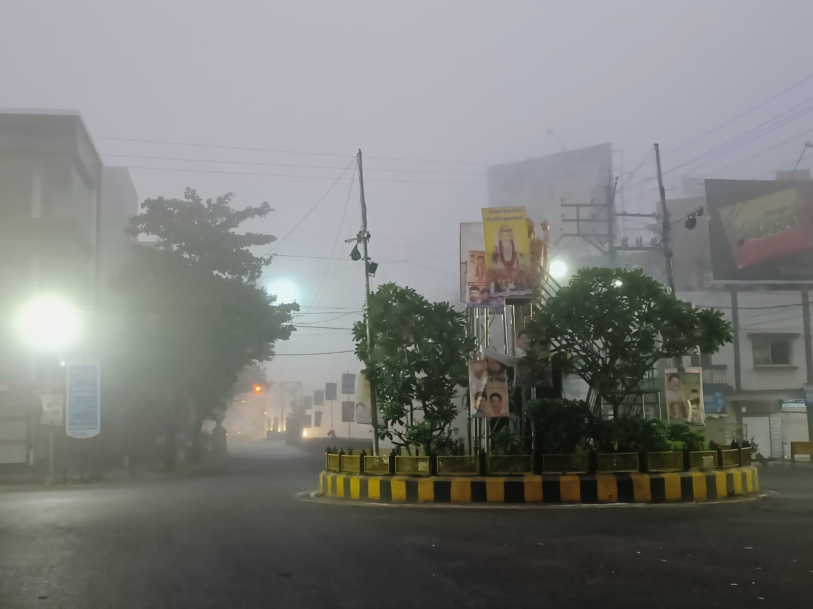 Ujjain Weather: New Year started with fog, roads were not visible due to fog, chill increased