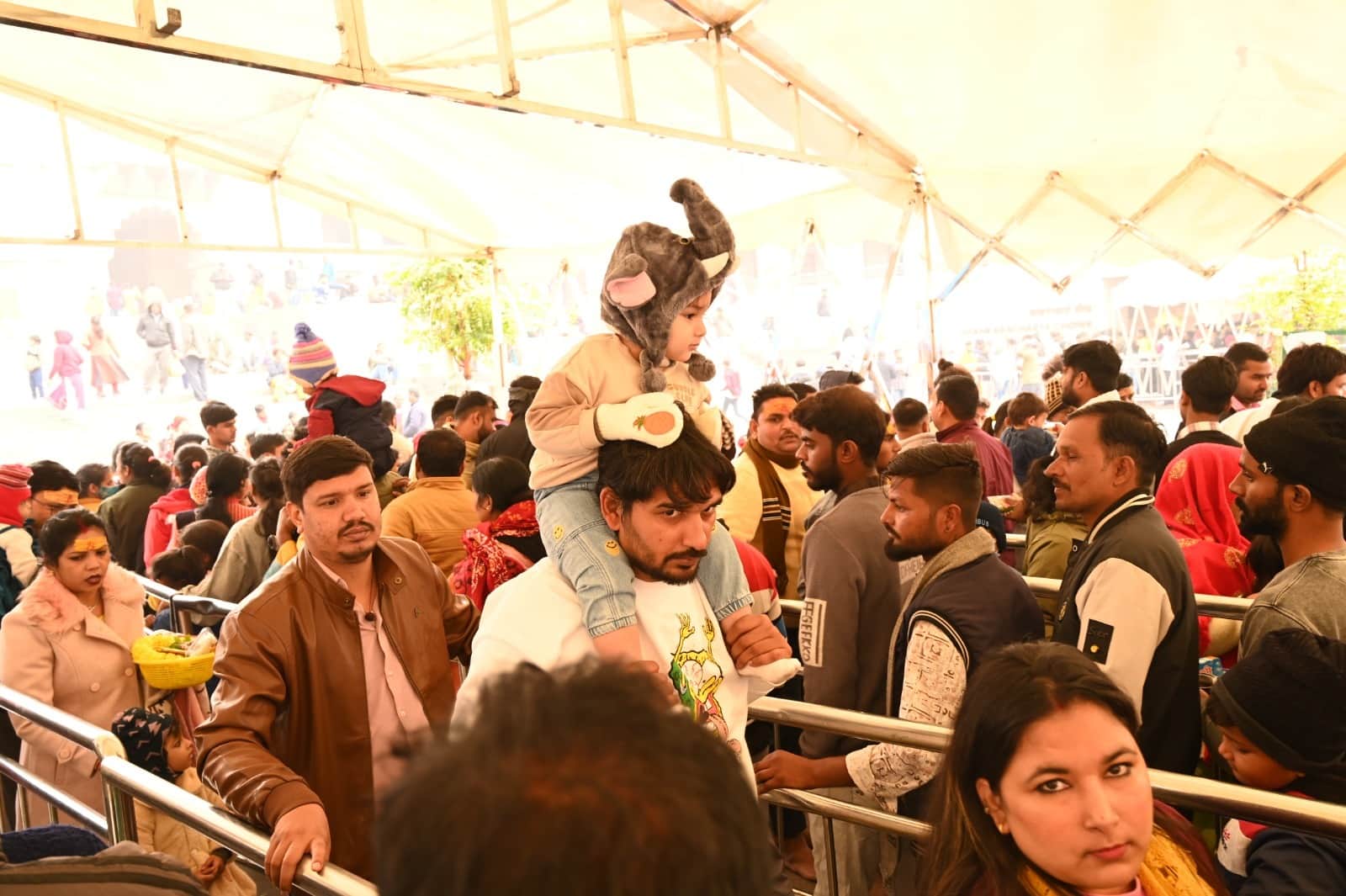 new year 2024 crowd of devotees in Markandey Mahadev Temple and Swarved Mahamandir see latest photos