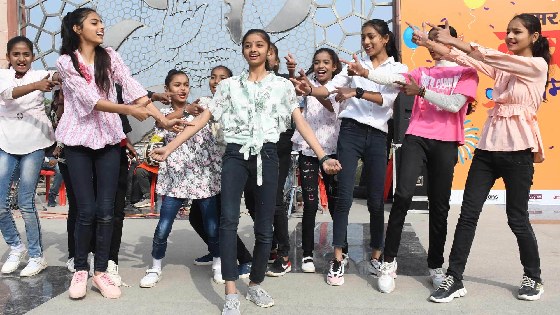 Amar Ujala New Year Celebration Youth danced on songs music and dance and enthralled everyone