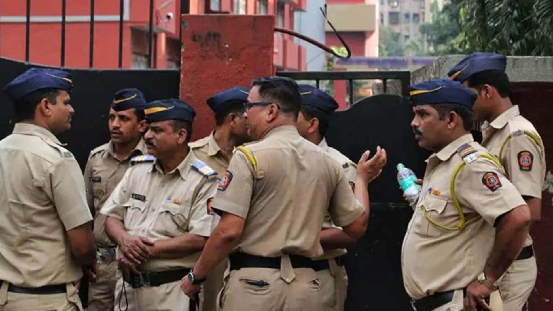 Akshay Kumar Rohit Shetty Anushka Sharma and Tiger Shroff contributions to the Mumbai Police Foundation