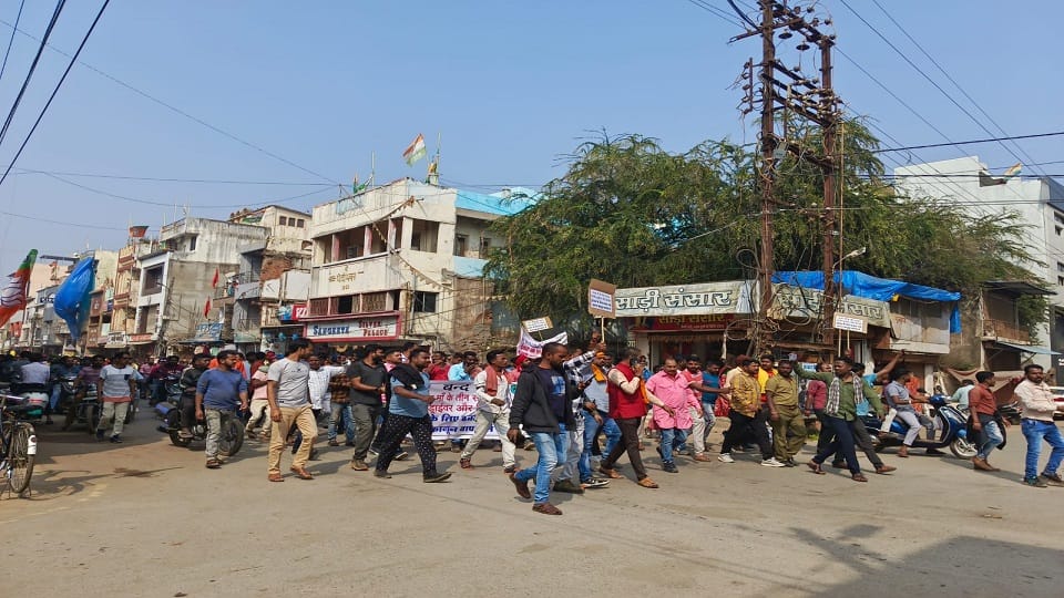 Auto drivers extended their support to drivers protesting against hit and run law in Jagdalpur