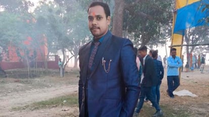 Bihar News: दुकान से घर जा रहे युवक को अज्ञात बाइक सवार ने मारी टक्कर; अस्पताल ले जाते वक्त तोड़ा दम Motihari: young man going home from shop was hit by unknown bike rider; Died while being taken to hospital