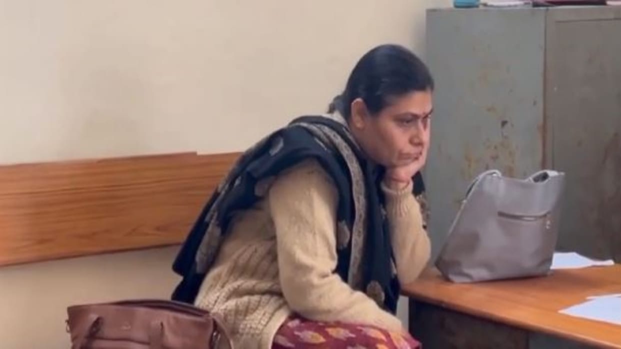 Tikamgarh Women and child development officer arrested taking bribe of five thousand rupees