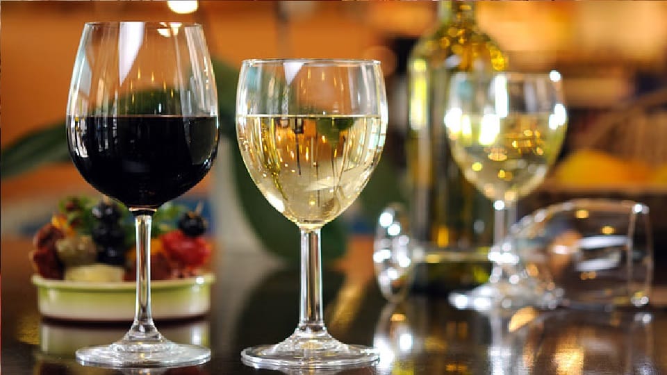 Liquor worth Rs 32 lakh and mutton chicken worth Rs 10 lakh was sold on New Year in Balrampur Ramanujganj