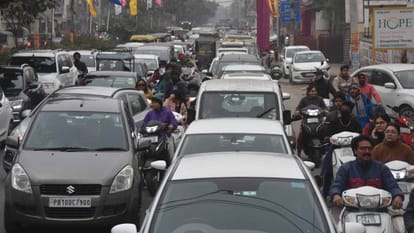 Fuel shortage in petrol pumps of Punjab due to truck drivers strike