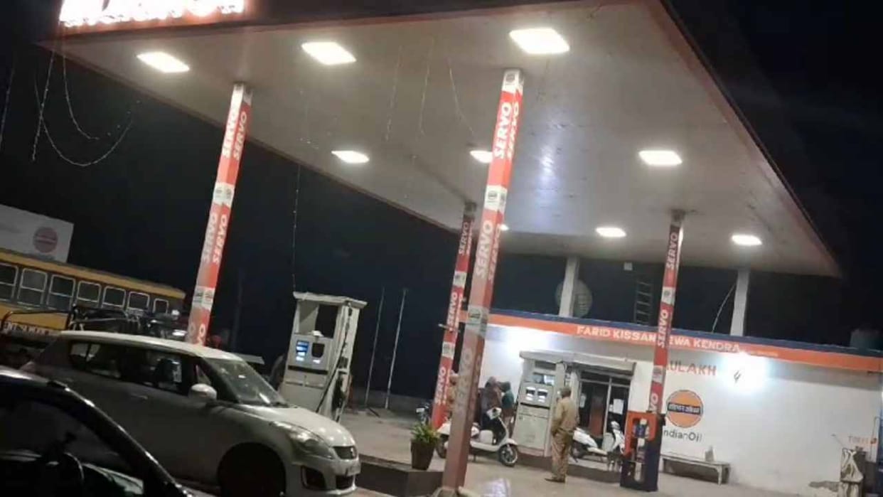 Petrol pump owner shoots customer in Faridkot