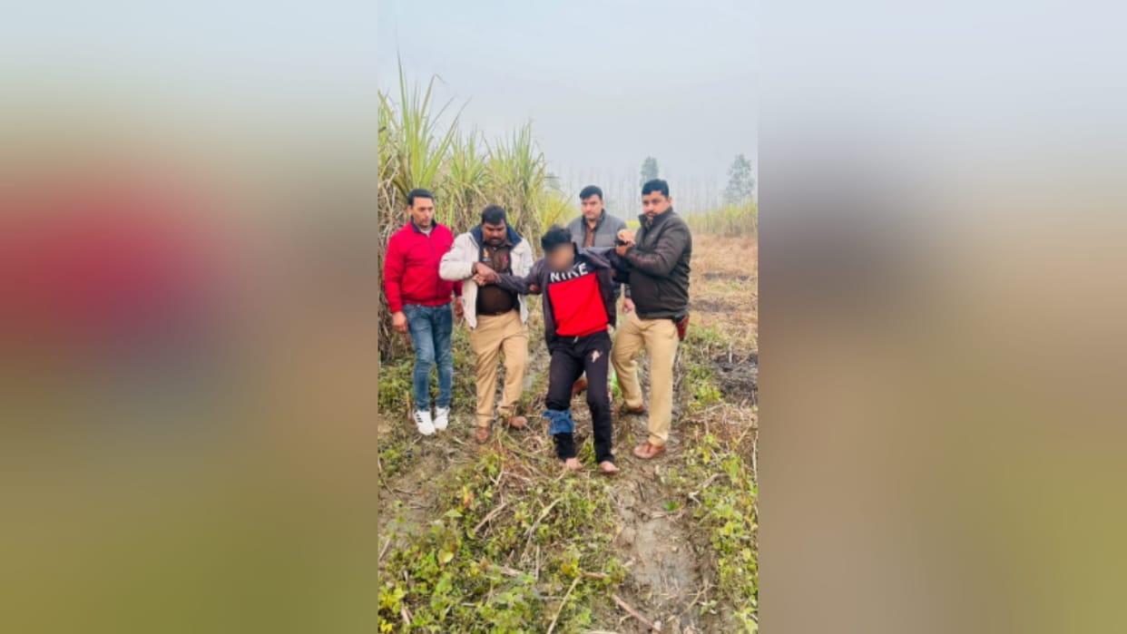 A prized accused injured and arrested in police encounter in Saharanpur