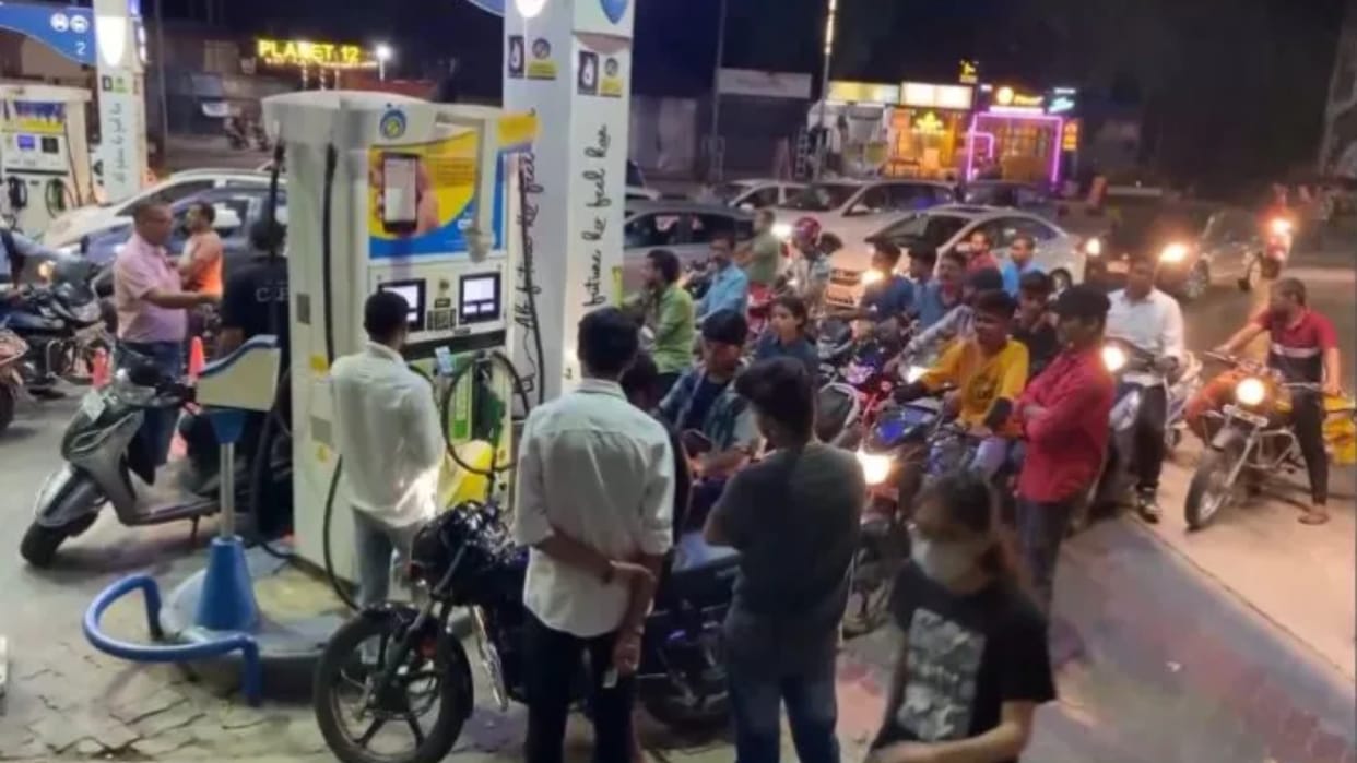 truck bus transport drivers strike latest news updates shortage daily needs milk food long que at petrol pumps