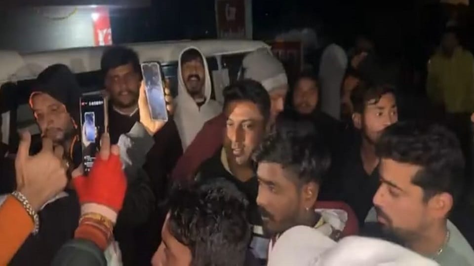 Protestors stopped petrol tankers at Kangra and Ghurkadi.