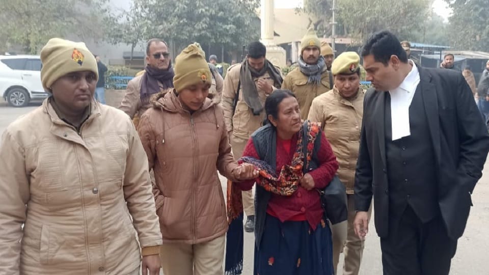 Hearing case related to Abdullah Azam, police presented jailed mother Tazeen moradabad court