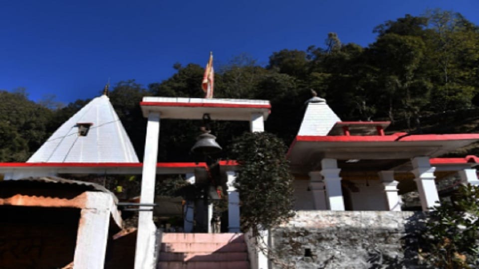 Cultural programme: People worship god.