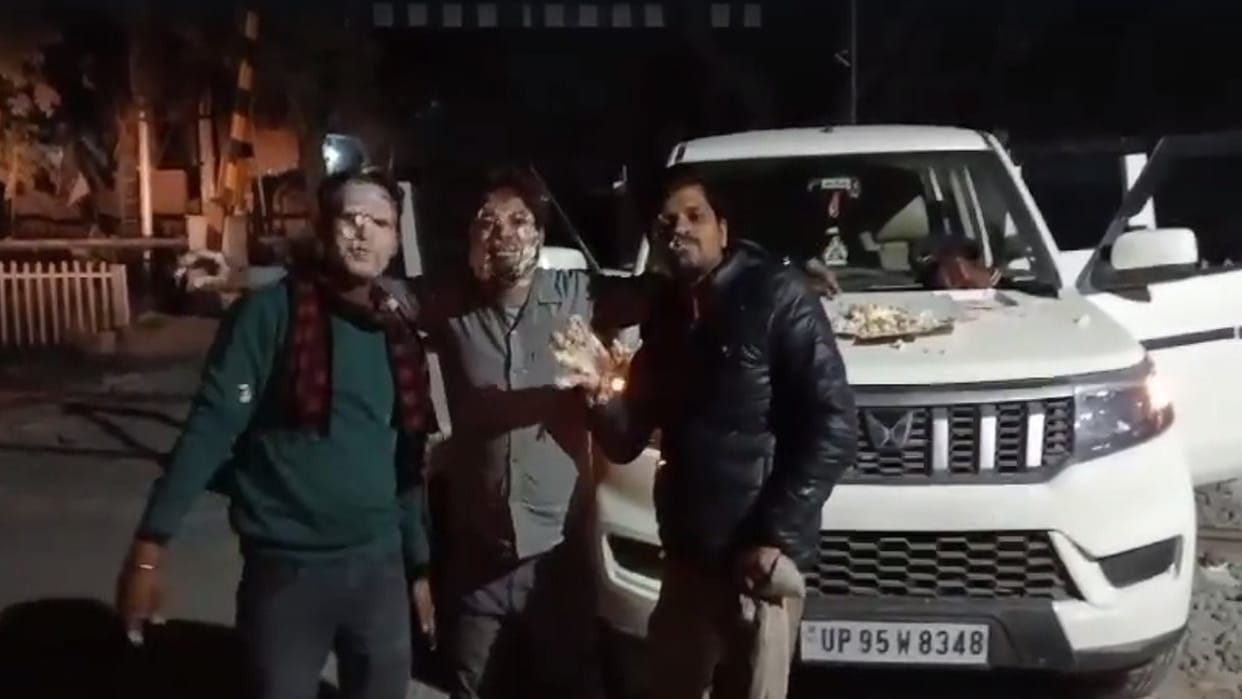 People celebrating by parking their cars at railway gate in Mahola goes viral