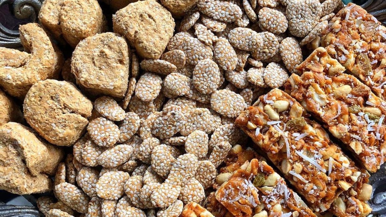 Makar Sankranti 2024 how to make gud ki gajak at home