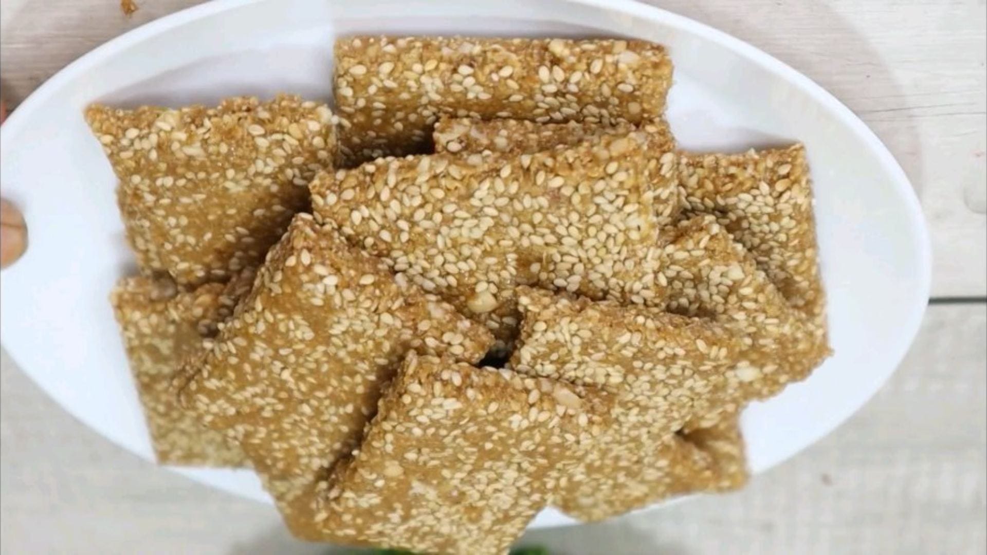 Makar Sankranti 2024 how to make gud ki gajak at home