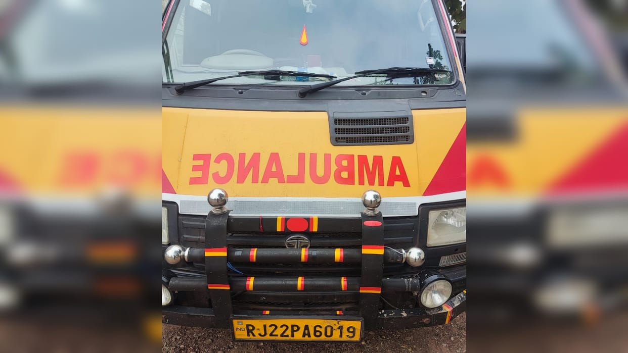 Neemuch News Drug smuggling under the cover of ambulance 840 grams of doda powder seized