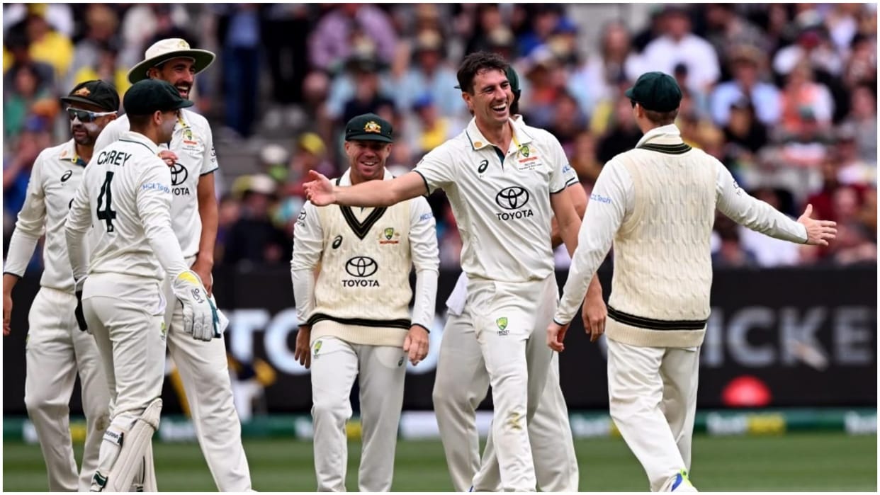 Pakistan scored 313 runs in first innings, Pat Cummins took five wickets for the third consecutive time