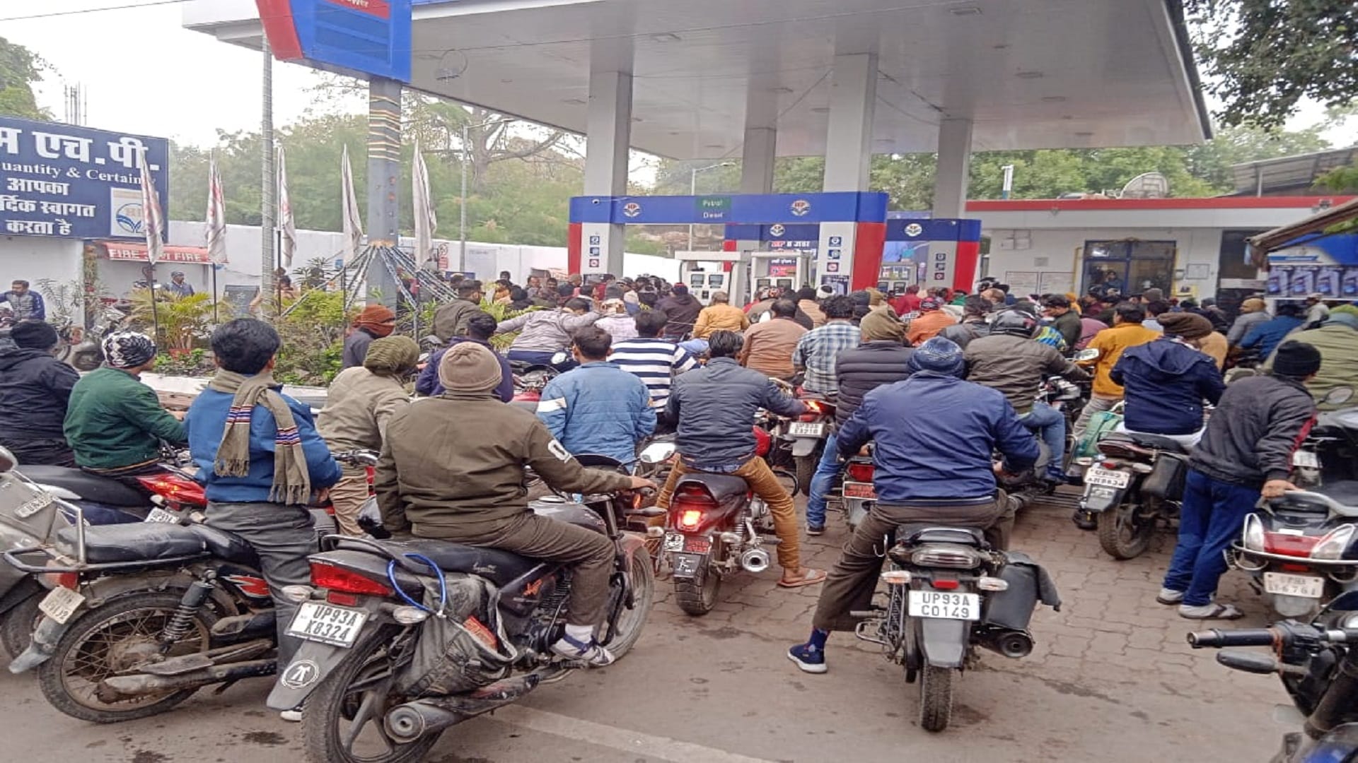 30 petrol pumps dry, vegetable and milk carts also affected; Effect of trucks strike in pictures