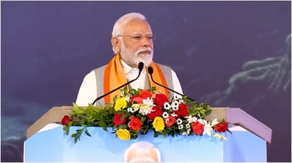 pm narendra modi in maharashtra news updates starts amrut project pm awas yojana svanidhi scheme