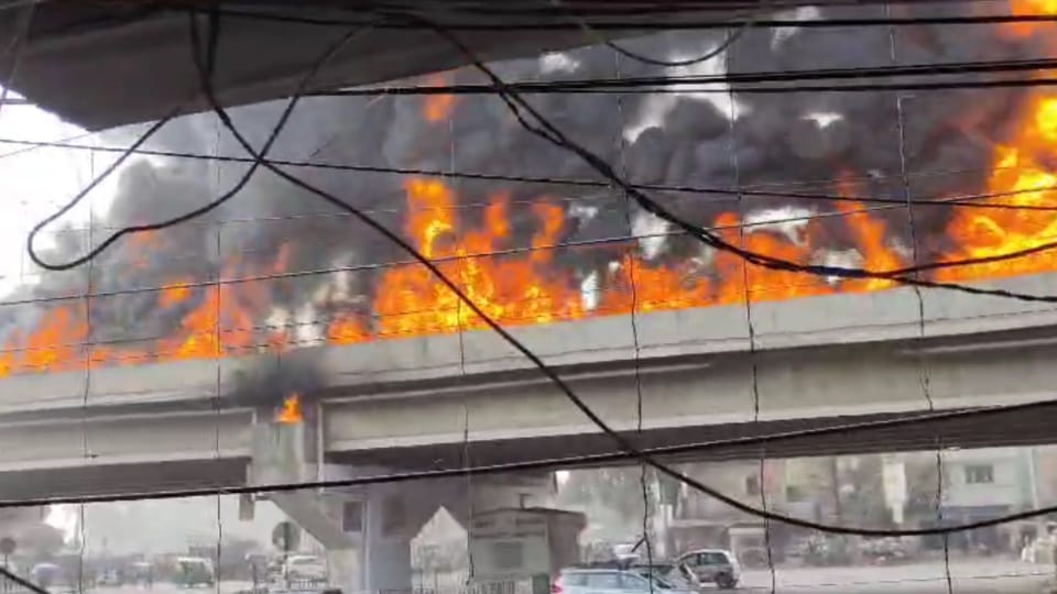 Fire broke out in tanker full of diesel on National Highway of Khanna
