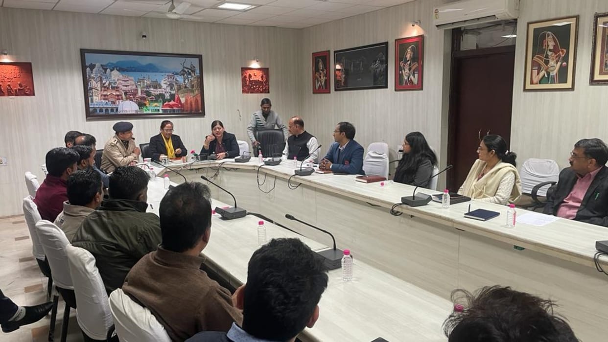 Rajasthan Diver Strike: Ajmer district administration held a meeting with drivers, explained about the law