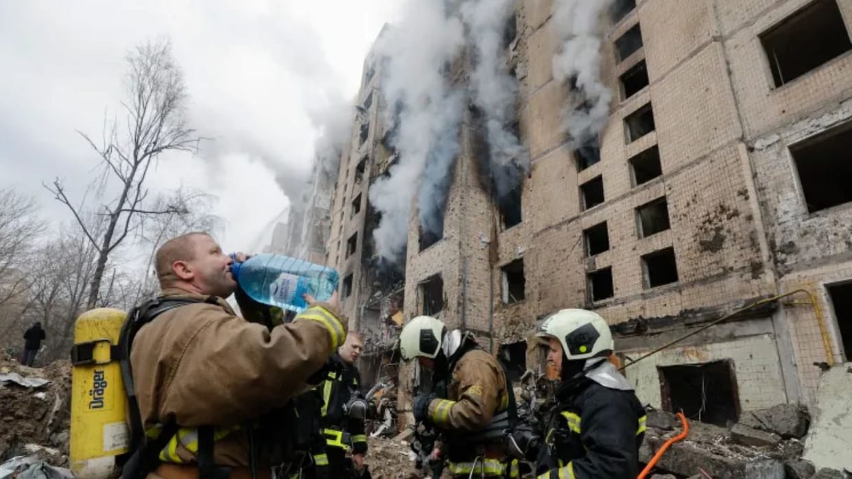 Russian Army targeted Kyiv and Kharkiv with Kinzhal missiles several killed ukraine war news updates