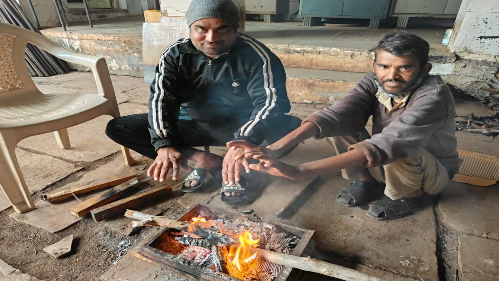 शीतलहर की चपेट में शिवपुरी