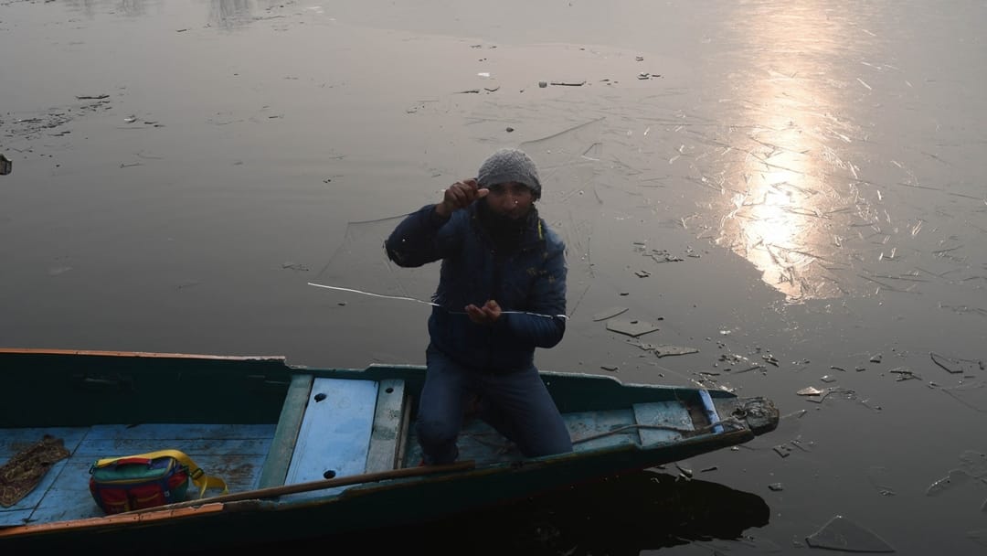 Jammu Kashmir Weather: Dal Lake freezes in Srinagar coldest day of season in Jammu