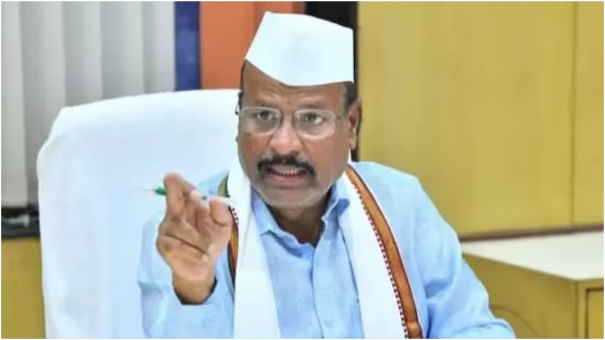 Video shows Maharashtra minister asking cops to 'break bones' of unruly viewers at dance show