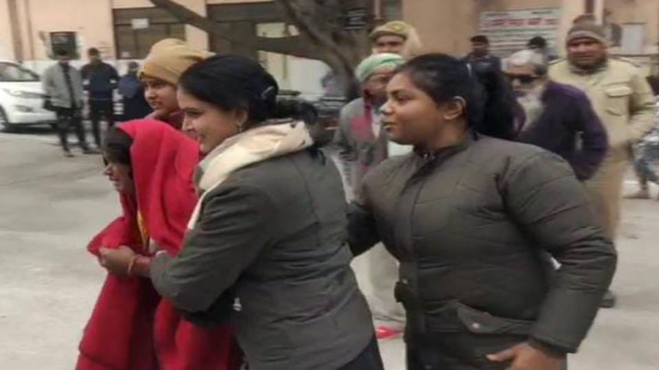 Woman attempts self-immolation outside DCP office in Agra