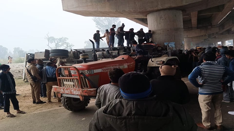 Canter overturns under highway bridge driver stuck for an hour dies
