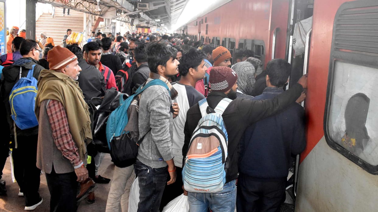 Amrit Bharat Express delayed by 56 minutes on very first day due to fog