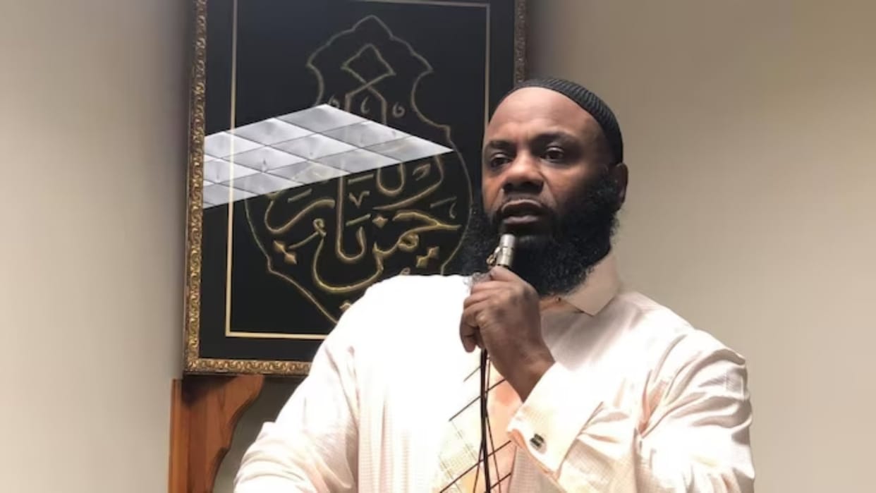 Muslim cleric shot outside mosque in New Jersey, dies