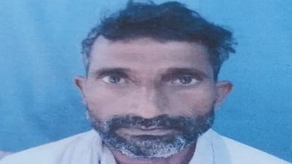 Aligarh: कर्ज चुकाने को पत्नी मायके पैसे लेने गई, किसान ने झोपड़ी में लगाया फंदा, जीवनलीला की समाप्त Farmer hanged himself due to financial constraints