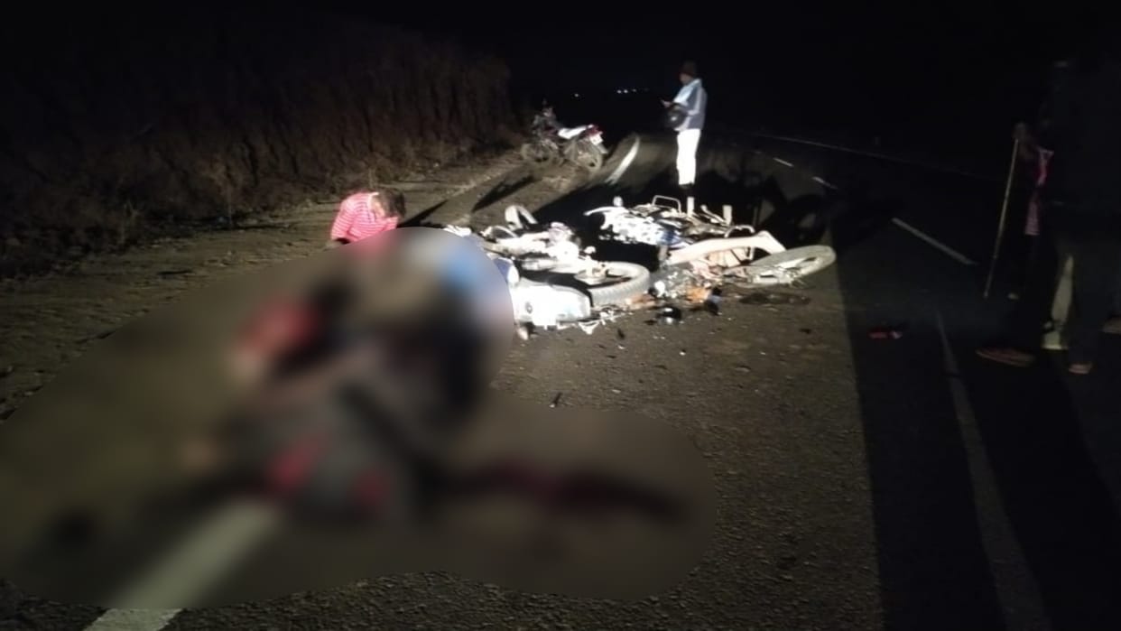 Betul Road Accident Three including father and son killed in collision between two bikes