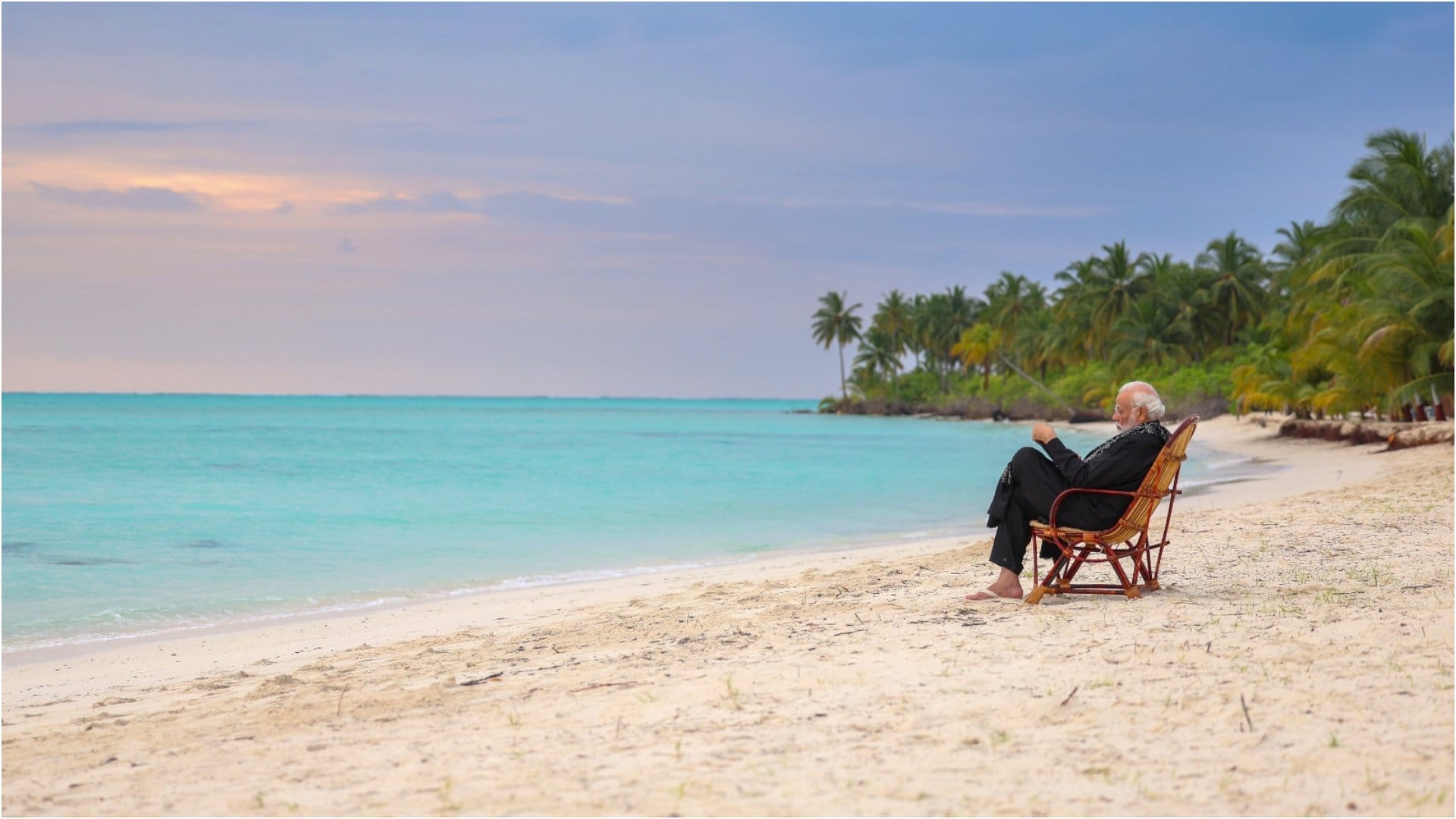 PM Modi arrived amid the natural beauty of Lakshadweep, shared mesmerizing pictures of the visit