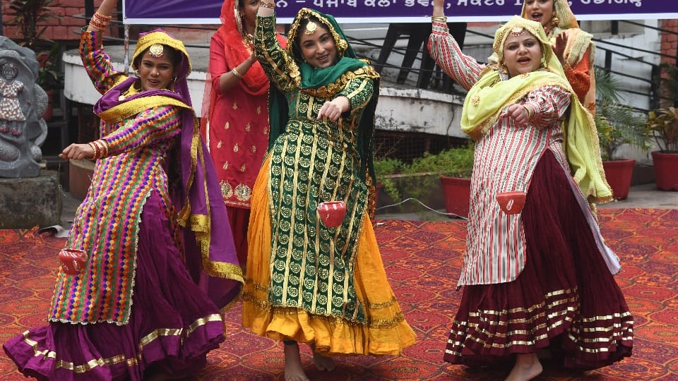Endangered culture of Puadh preserved in Malwai-Puadhi Gidda by Malwa Cultural and Welfare Society
