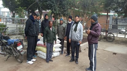 nagar nigam enforcement team caught 300 kg of banned polythene in shahjahanpur